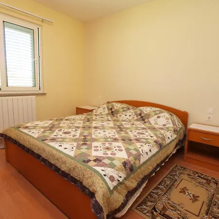Apartment 1094