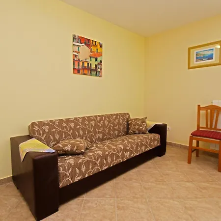 1094 Apartment *